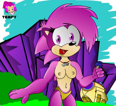 Sonia Hedgehog- Topless Pose
This is a basic one of Sonia posing Macro and Topless with Sonic in her hand.
Keywords: Sonia Macro